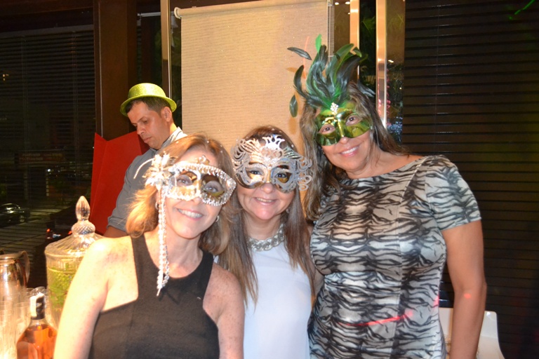 Uniflex Niterói promove Baile de Máscaras
