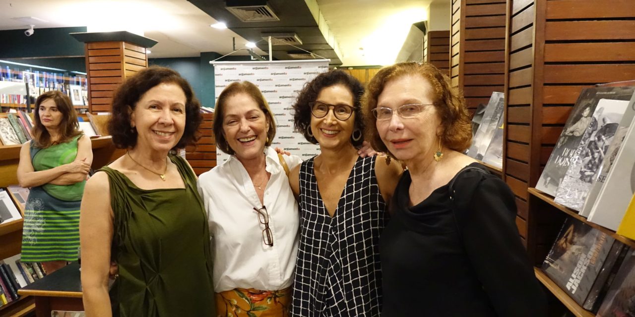Valéria Costa Pinto lança livro na Argumento