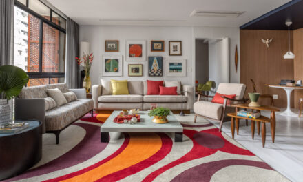 Muitas cores, obras de arte e fluidez marcam o projeto desse apartamento de 300 m², em São Paulo