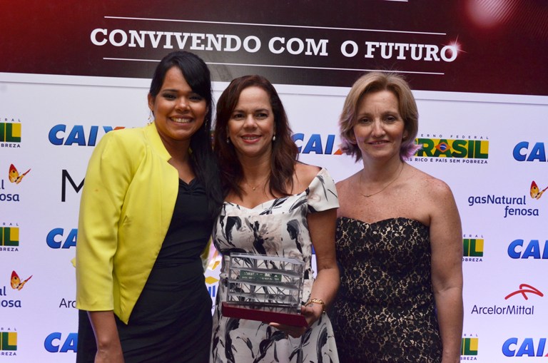 Madeirol ganha troféu de Melhor Fornecedor de Móveis Planejados