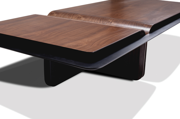 Acervo: coleção de mesas da Ellipse – design Ále Alvarenga