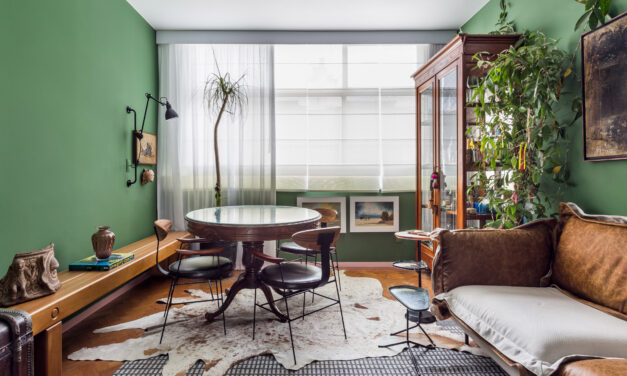 Alugado, apartamento ganhou novo visual hipercolorido em projeto da Pílula Antropofágik Arquitetura